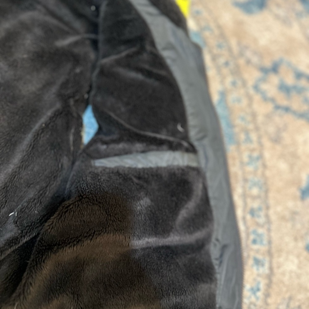 Tommy Hilfiger puffer vest - Picture 8 of 10